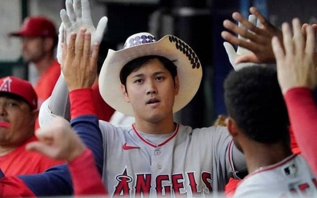 「ショウヘイがまたやった！」大谷翔平、３戦ぶりの２１号は圧巻１２８ｍ弾！ＭＬＢ公式も称賛「美しいスイング」