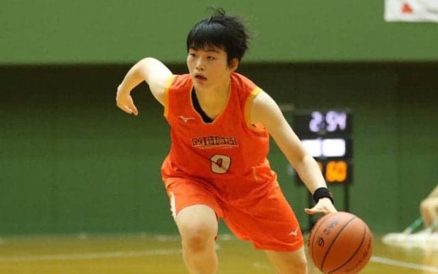 大型選手とのマッチアップにも自信をのぞかせる173センチの仙台大附明成・三浦瑞貴