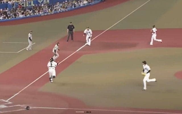 やられた矢野監督も憮然…「4-2-5-3-4-6-8」“狂乱のゲッツー”が100万超再生