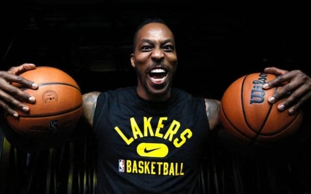 ドワイト・ハワード、来季NBAでプレーできない場合はプロレスラーに転身？