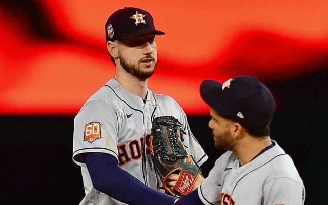 MLBで誕生「史上最も簡単なHR強奪」が話題　日本車広告の前で棒立ち「残酷だ（笑）」