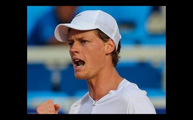  世界10位シナー 今季初の4強 