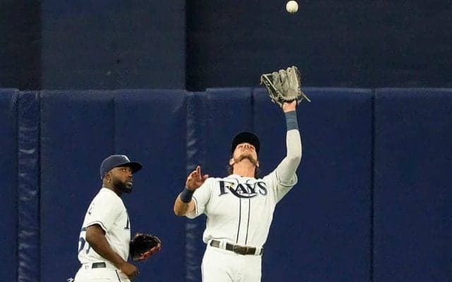 【MLB】“宇野ヘディング事件”より「やばいな」　帽子に挟んだサングラスが「ただただ酷い」