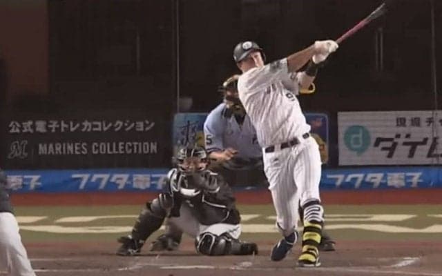 膝に手をつき愕然の投手は「目線泳いでる？」　一瞬で粉砕「悲鳴がスゴい」