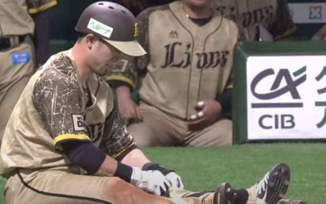 あわや惨事の外崎と「ボールボーイもシンクロ」　危機一髪の尻餅に西武ベンチ爆笑