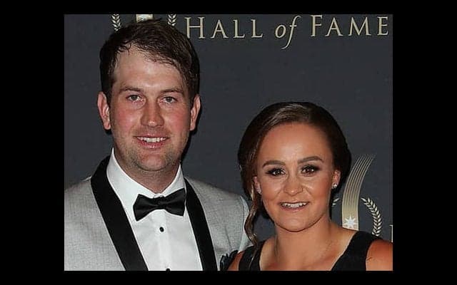  元女王バーティが結婚発表 