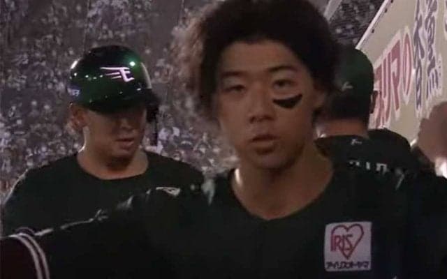 クールな浅村が「笑っちゃってる」　度胸満点、謎の“HRパフォ”が「可愛すぎw」