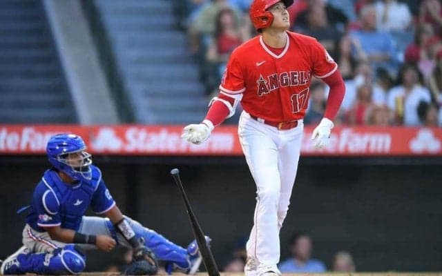 【MLB】大谷翔平は「なんちゅうコースを打ってるんだ」　驚異の“すくい上げ弾”が「鳥肌」