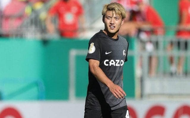 「えぐいの決めてる」公式戦デビューで堂安律が名刺がわりのパーフェクトFK弾「バケモンか」