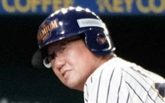 古田敦也氏が緊急登板…モルツ野球で捕手から交代、下手投げにスタンド騒然