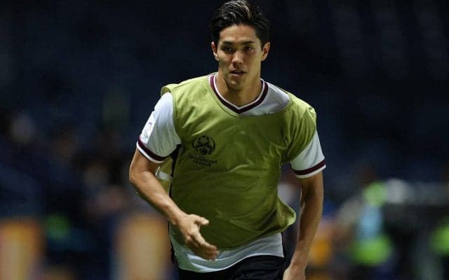 「もう一度這い上がろう」ケガの武藤嘉紀、“八咫烏”が神使の神社を訪問「とても大切な場所」