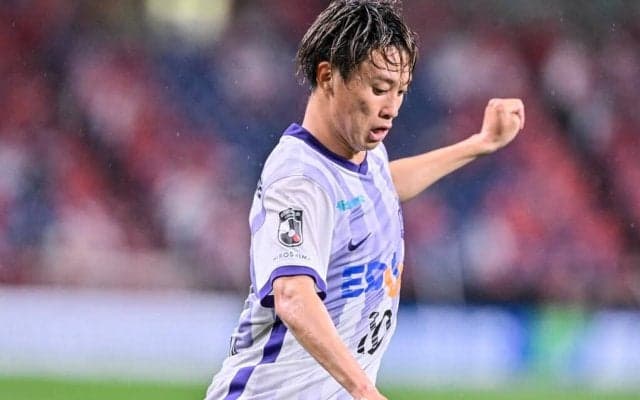 J1「今週のTOP5ゴール」発表! 1位は「E-1に出場」した日本代表MFの「鮮烈ロングシュート」で4位は日本代表FWの豪快ボレー！