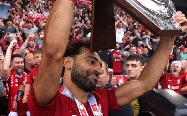 「かっけえ」アンフィールド近くに描かれたサラーの“巨大壁画”が圧巻！本人も見た2種類の姿