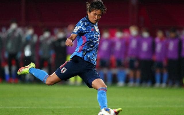 ローマにじゃんけんを広める!? 新加入の南萌華がチームに順応、仲間と水掛け合い日本式じゃんけん伝授「Daje Roma!」