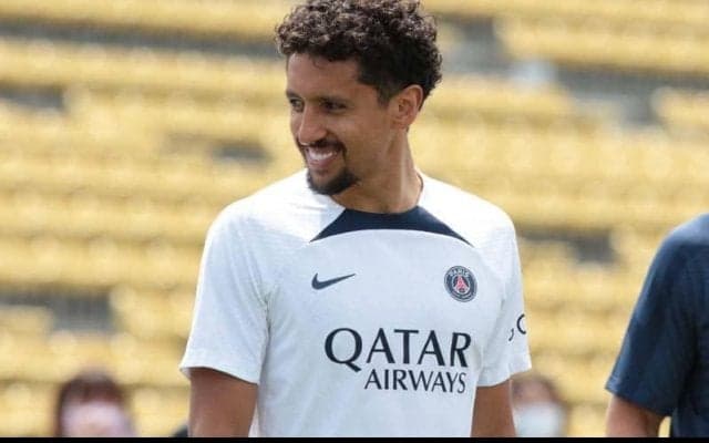 PSG主将マルキーニョスが女優・眞嶋優さんのリフティング技を絶賛！「俺より上手いよ」