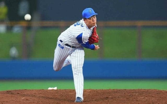 DeNAドラ1小園に三浦監督「デビューできたのがよかった」　初実戦で1回3者凡退に安堵