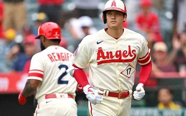 大谷翔平、観衆を唖然とさせた悪球打ち24号　1戦2発に驚愕の声「もう開き直った」