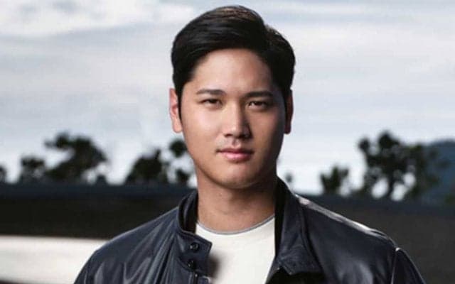 【MLB】大谷翔平は高級車が「とてつもなく似合う」　眼光鋭い“腰掛け”が「かっこよすぎ」