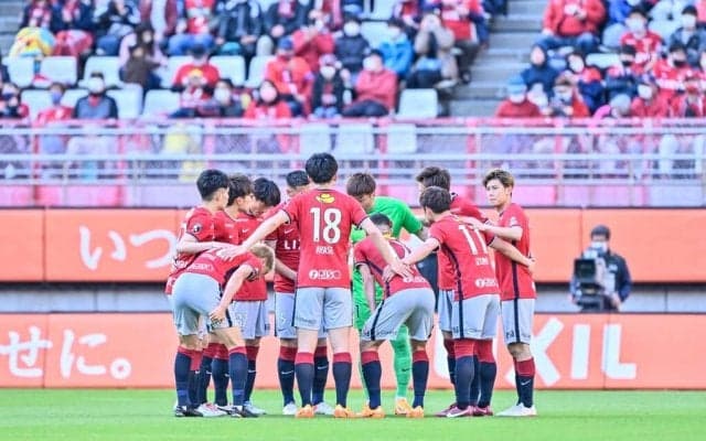 「鹿島のV6」「やっぱりこの時代は最高」中田浩二が公開した写真2枚が大反響！「今昔」を伝える戦友ショットに、播戸竜二氏は「満男パンパンやん」と指摘