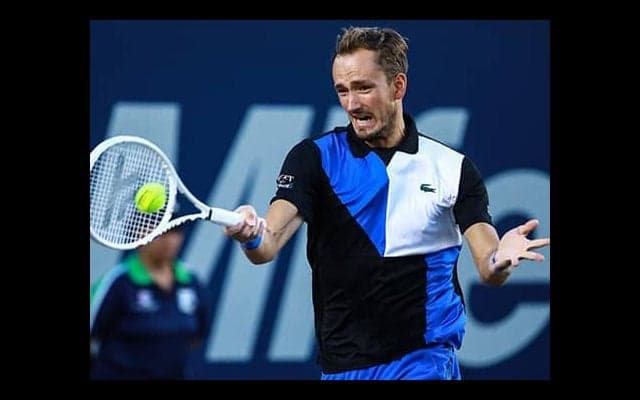  世界1位メド 今季初V王手 