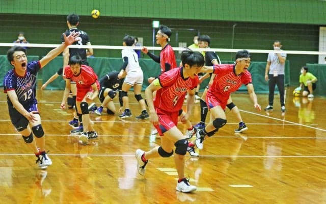 【四国インターハイ2022】[速報]東山が大会初優勝! 東福岡を下し、失セット0で日本一に