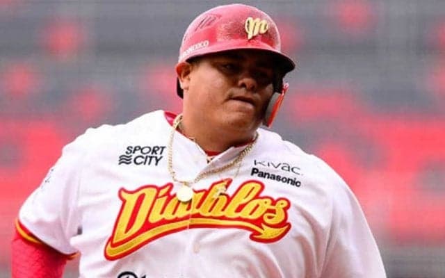 3か所で“同時多発”の大乱闘　地獄絵図の殴り合いが「恥辱の殿堂」「なんて野蛮」