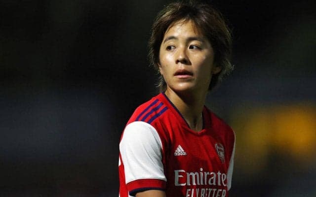 「可愛い過ぎる」「似合いそう」アーセナルの岩渕真奈がアディダスのコラボスニーカーを紹介、オススメは「踵にあるハート」