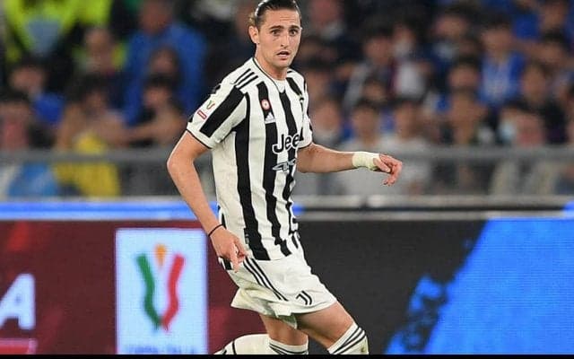 F・デ・ヨングの交渉滞るユナイテッド、ラビオ獲りへ？