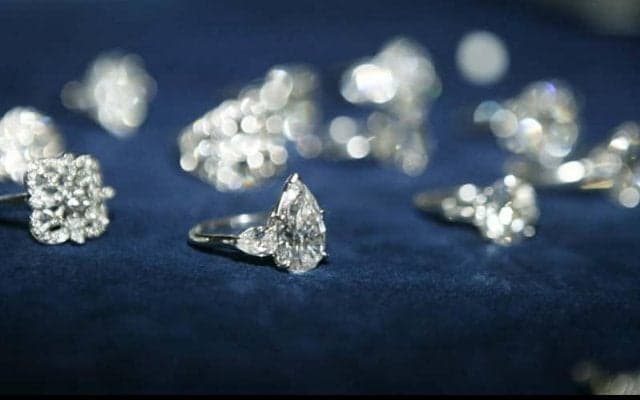 ダイヤモンドが並んでいるように見える!?SPALの新ユニフォームは立体的な斬新デザインに