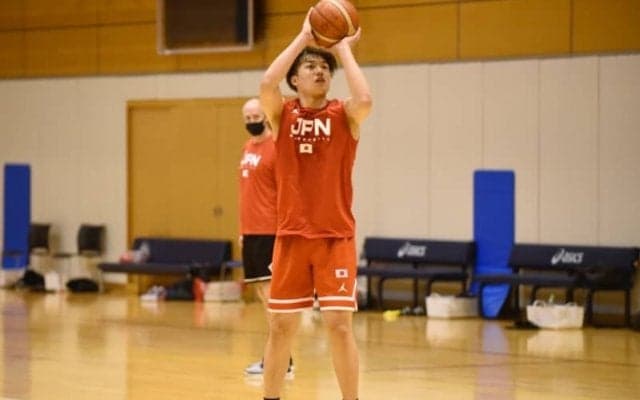 馬場雄大をモデルにレベルアップを図る西田優大「ディフェンスのアグレッシブさを真似したい」