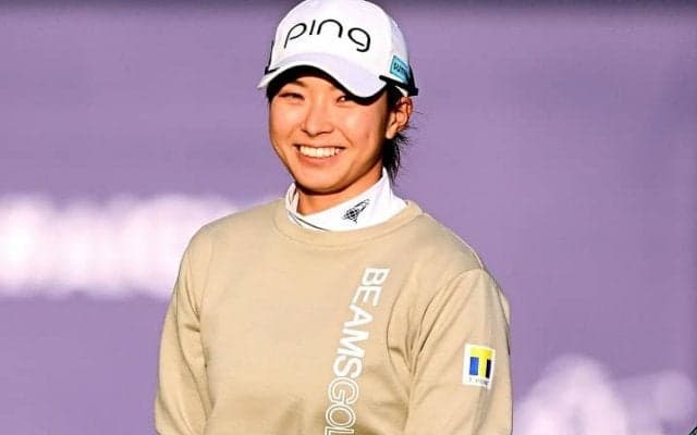 「すべての若手のお手本だ」渋野日向子のスポーツマンシップを大会公式が称賛！ファンも感銘「ヒナコの笑顔は宝」