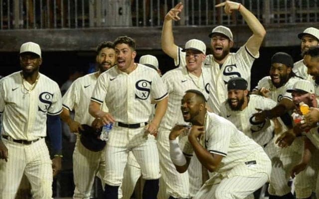【MLB】カブス＆レッズの“特別仕様ユニ”が好評　「これは最高」「素晴らしいチョイスだ」