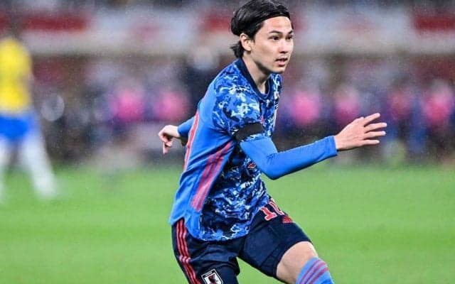 モナコが試合直前に「刀を持った侍姿」の南野を突如公開！ 「かっこよすぎ」「さすがに合成だよね？」とファンも驚く衝撃写真