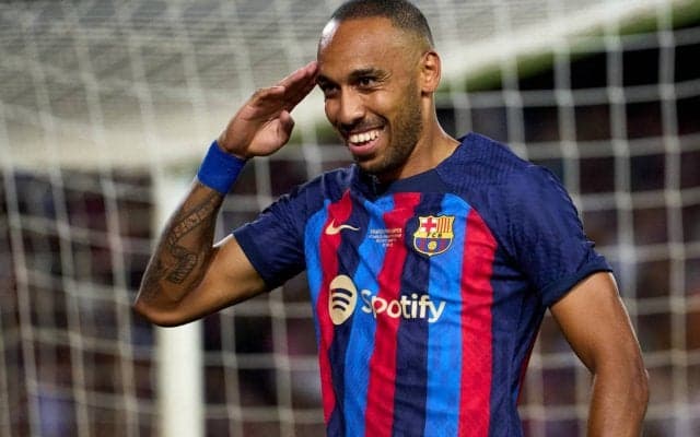 バルセロナ、フェラン・トーレスが「11」、オーバメヤンが「17」に背番号変更