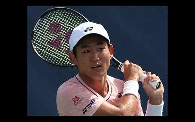  前週準Vの西岡、初戦突破 