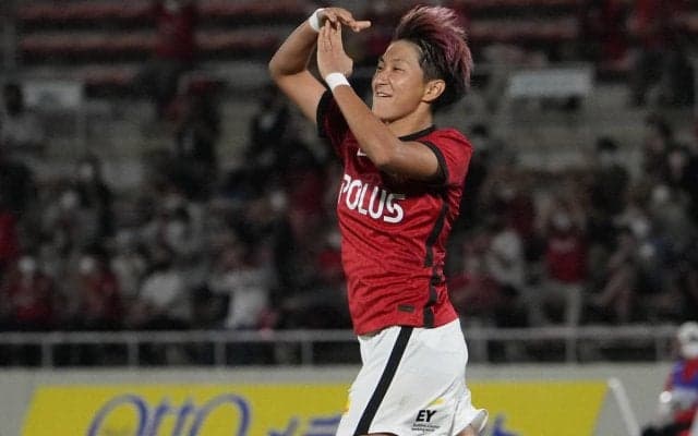 「センス抜群！」、「やば！かっこよすぎ！」初代得点女王、浦和L・菅澤優衣香のこだわりの愛車に称賛の嵐「オールブラックなのが推せる」