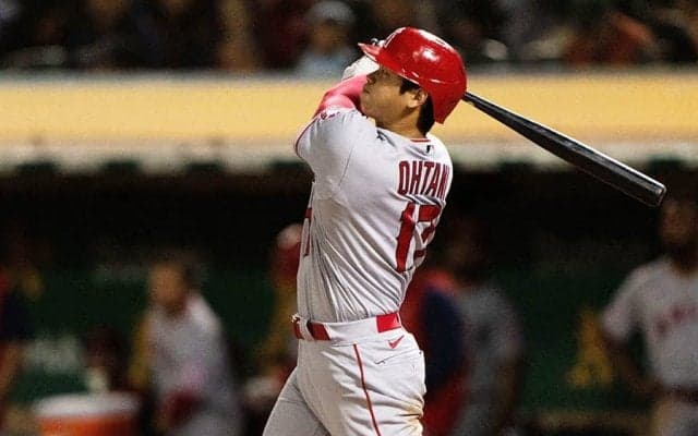 大谷翔平が歴史的試合で25号ソロ！　記録ずくめの一撃に米記者も愕然「信じられない」
