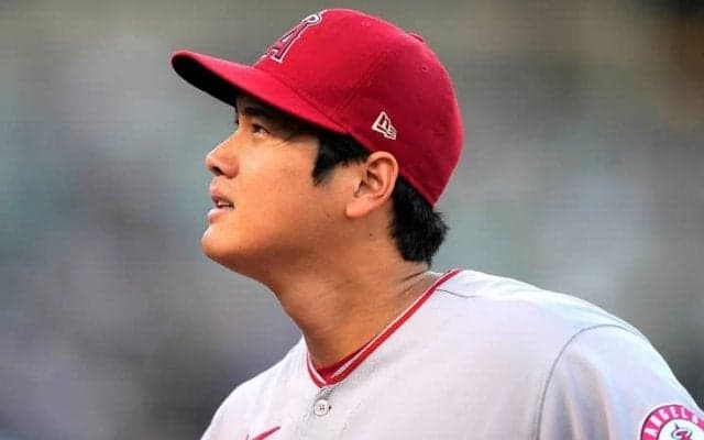 敵地で異例のブーイング！満塁チャンスで大谷翔平に代打送られ「文字通り球場から人が出ていった」