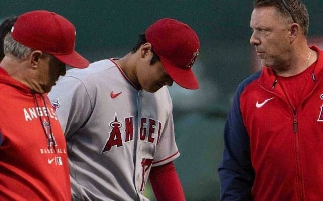 【MLB】大谷翔平は「明らかに痛そう」　悶絶直後の“完璧送球”に地元放送局「信じられない」