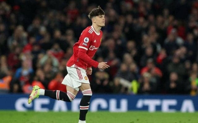 大空翼ら『キャプテン翼』の新タトゥーをマンU選手が披露!! 名門の18歳超新星FWが刻印した｢人気漫画キャラ」にファンも大興奮！