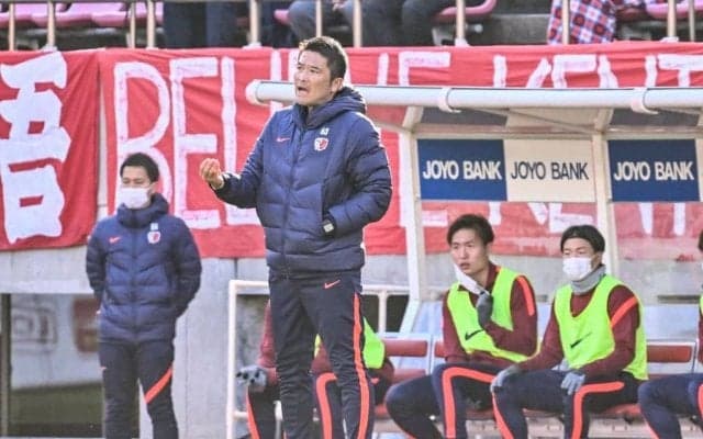 鹿島のナイジェリア人FWがついに来日！「ごつい」と話題の「背番号入りユニフォームを持った写真」に2700いいねの期待感！