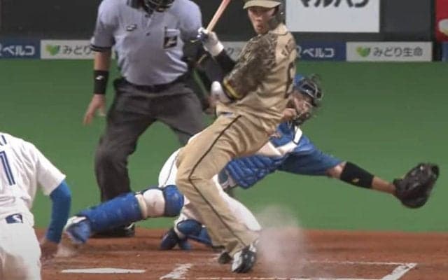 「同じこともう1回やれって言われてもできない」　捕手の“神捕球”が「忍者かな？」