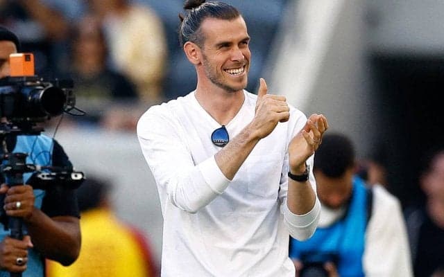 「野球が新しい友達？」LAFCのベイルがドジャースのユニで始球式に登板「楽しかった」