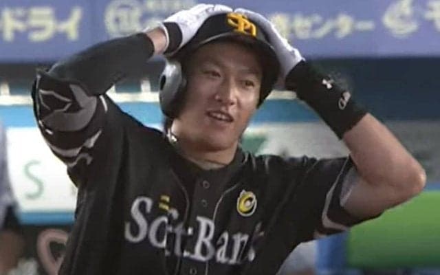 確信弾が急速落下…HRが幻となった“絶望の壁”にファン驚き「真下に落ちる…」