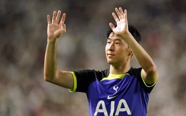 ｢美しい｣と話題のトッテナムの今季3rdユニフォームが｢2400以上のいいね｣! 今季プレミアリーグを戦う斬新カラーの｢新3rdユニ｣