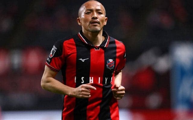 「すごすぎて笑える」本田圭佑も目を輝かせた小野伸二の“浮き球ビタ止めトラップ”が話題沸騰！「神の球遊び」