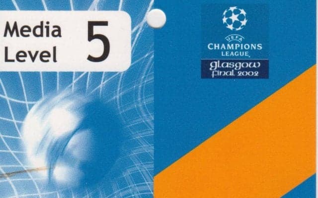 小野伸二優勝のUEFAカップ決勝でのひと悶着がグラスゴーで活きる【「伝説の一戦」の会場でジダンの「あの超絶ボレーシュート」を見る】(2)