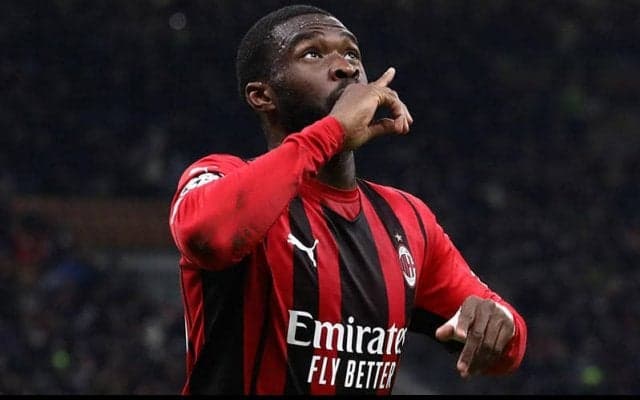 ミラン、スクデット獲得の立役者トモリと2027年まで契約延長