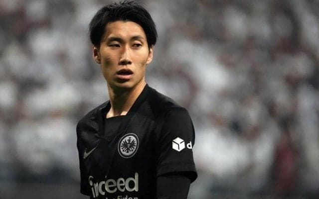 「観てて気持ちいい！」欧州CL公式が公開した「鎌田大地のレアル戦プレー動画」が話題！ 「白い巨人を切り裂くドリブル」に賞賛の声