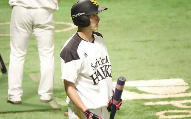 鷹・藤本監督「今日は周東デー」　劇的サヨナラ弾＆超絶美技のスピードスターを絶賛